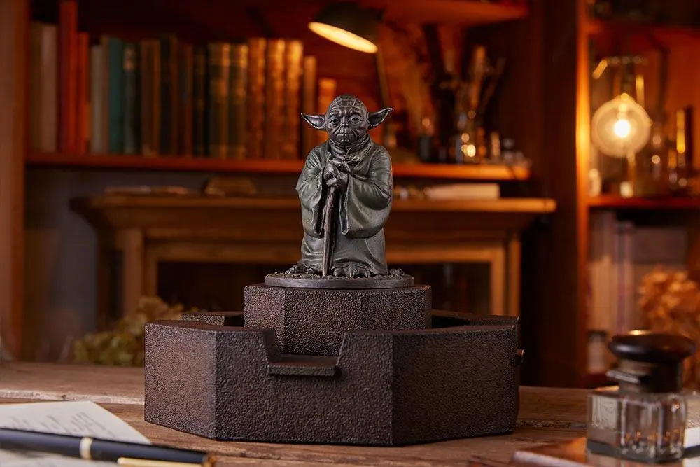 Star Wars Cold Cast Yoda Fountain Limitált kiadás szobor figura 22 cm termékfotó