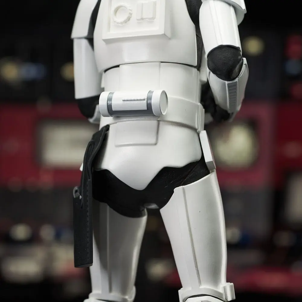 Star Wars Episode IV Milestones 1/6 Han Solo (Stormtrooper Disguise) 40. évforduló. Exkluzív szobor figura 30 cm termékfotó