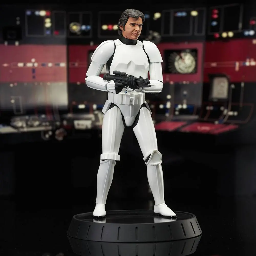 Star Wars Episode IV Milestones 1/6 Han Solo (Stormtrooper Disguise) 40. évforduló. Exkluzív szobor figura 30 cm termékfotó