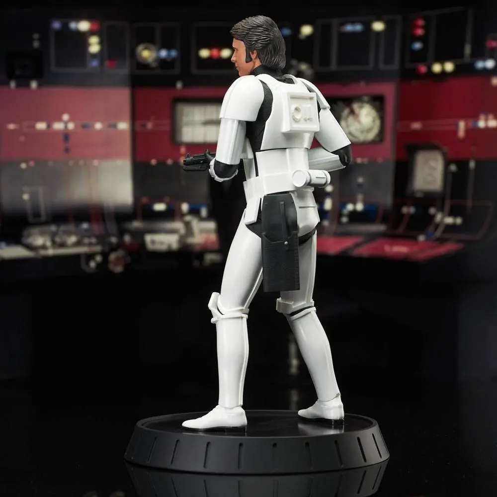 Star Wars Episode IV Milestones 1/6 Han Solo (Stormtrooper Disguise) 40. évforduló. Exkluzív szobor figura 30 cm termékfotó