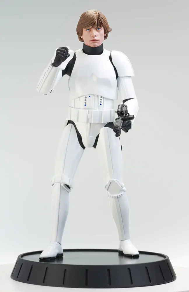 Star Wars Episode IV Milestones 1/6 Luke Skywalker (Stormtrooper Disguise) Previews Exkluzív szobor figura 30 cm termékfotó