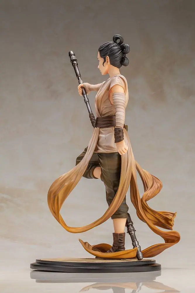Star Wars Episode VII ARTFX 1/7 Rey Descendant of Light PVC szobor figura 27 cm termékfotó