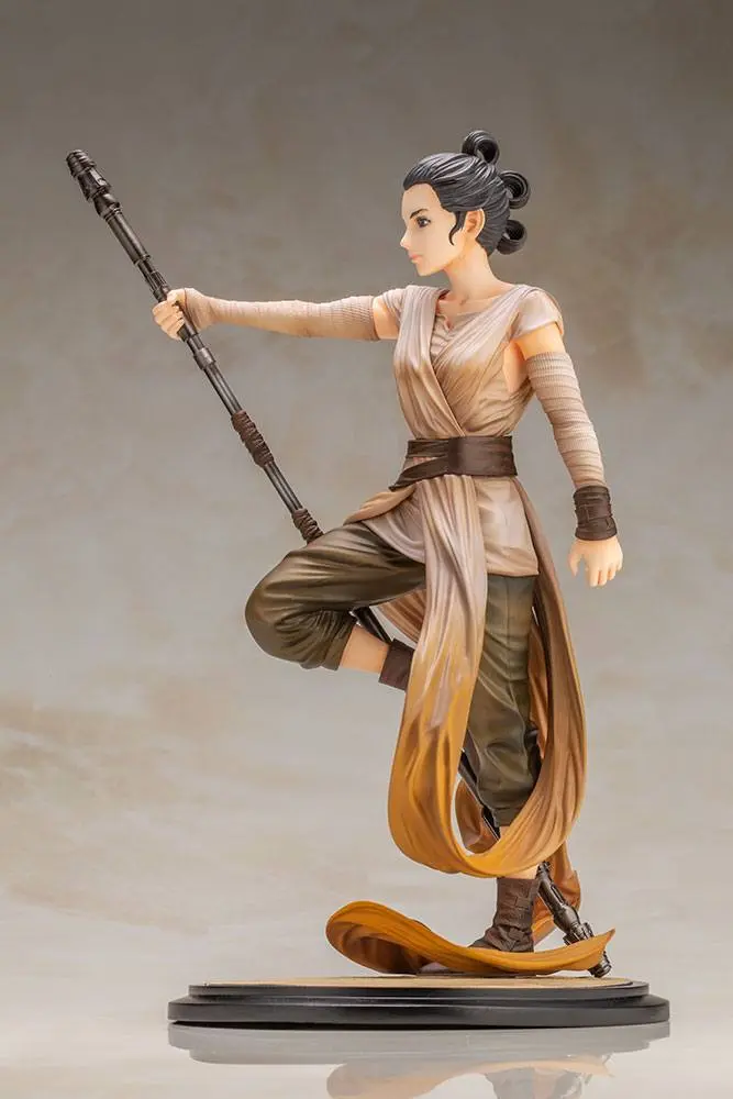 Star Wars Episode VII ARTFX 1/7 Rey Descendant of Light PVC szobor figura 27 cm termékfotó
