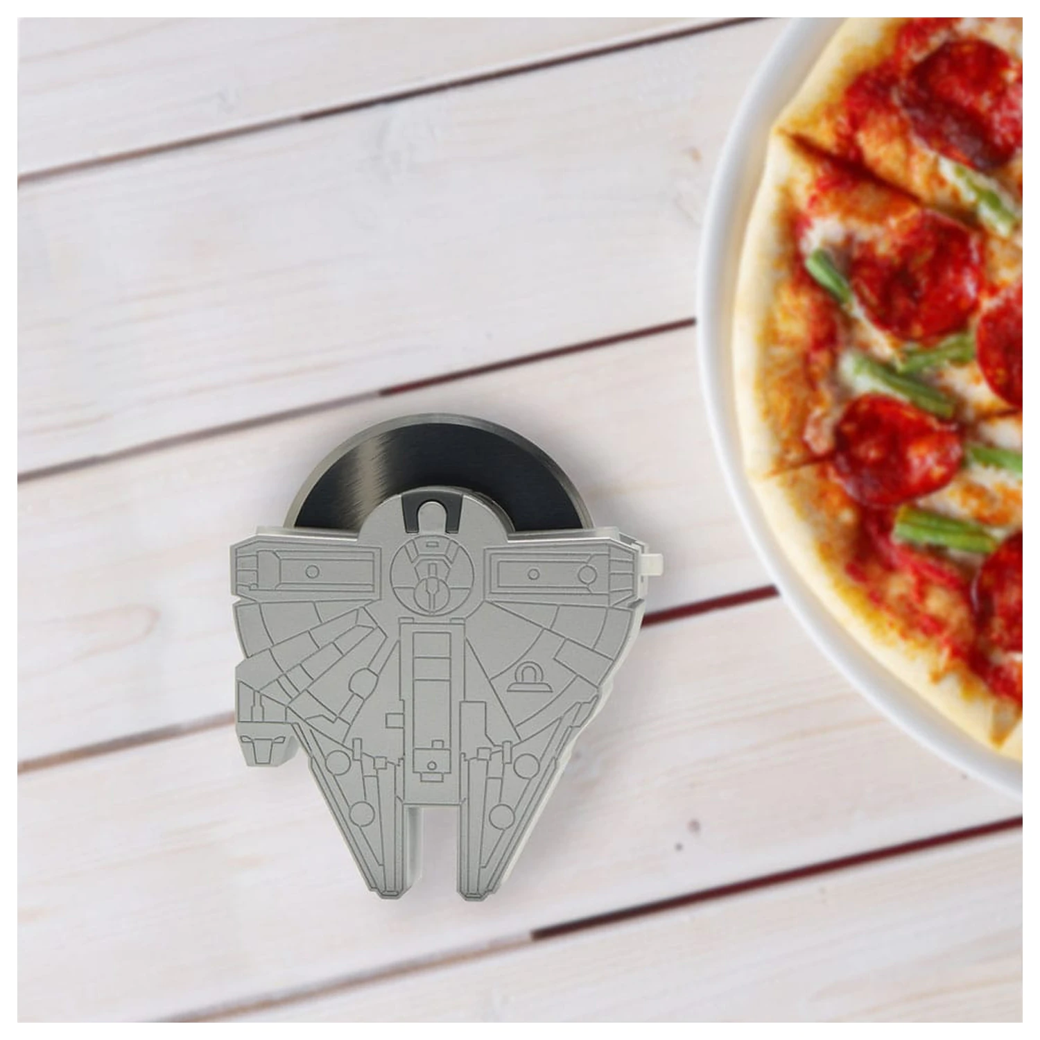 Star Wars Millennium Falcon pizzavágó termékfotó