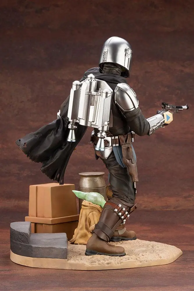 Star Wars The Mandalorian ARTFX 1/7 Mandalorian &amp; The Child szobor figura 26 cm termékfotó