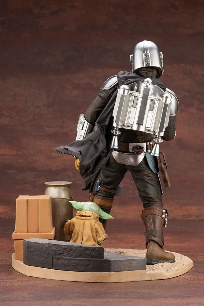 Star Wars The Mandalorian ARTFX 1/7 Mandalorian &amp; The Child szobor figura 26 cm termékfotó