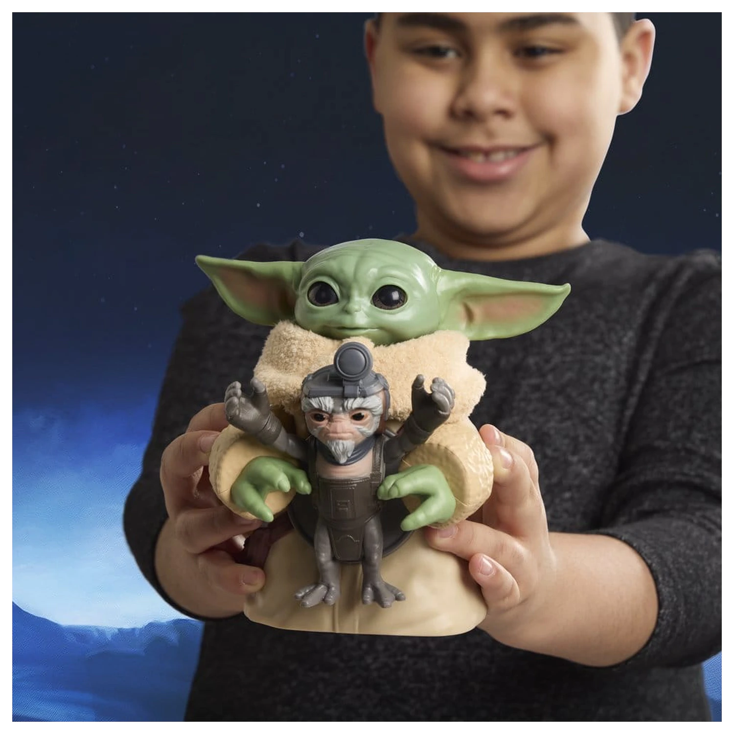 Star Wars: The Mandalorian & Grogu elektromos akciófigura Huggin' Grogu & Anzellan 17 cm termékfotó