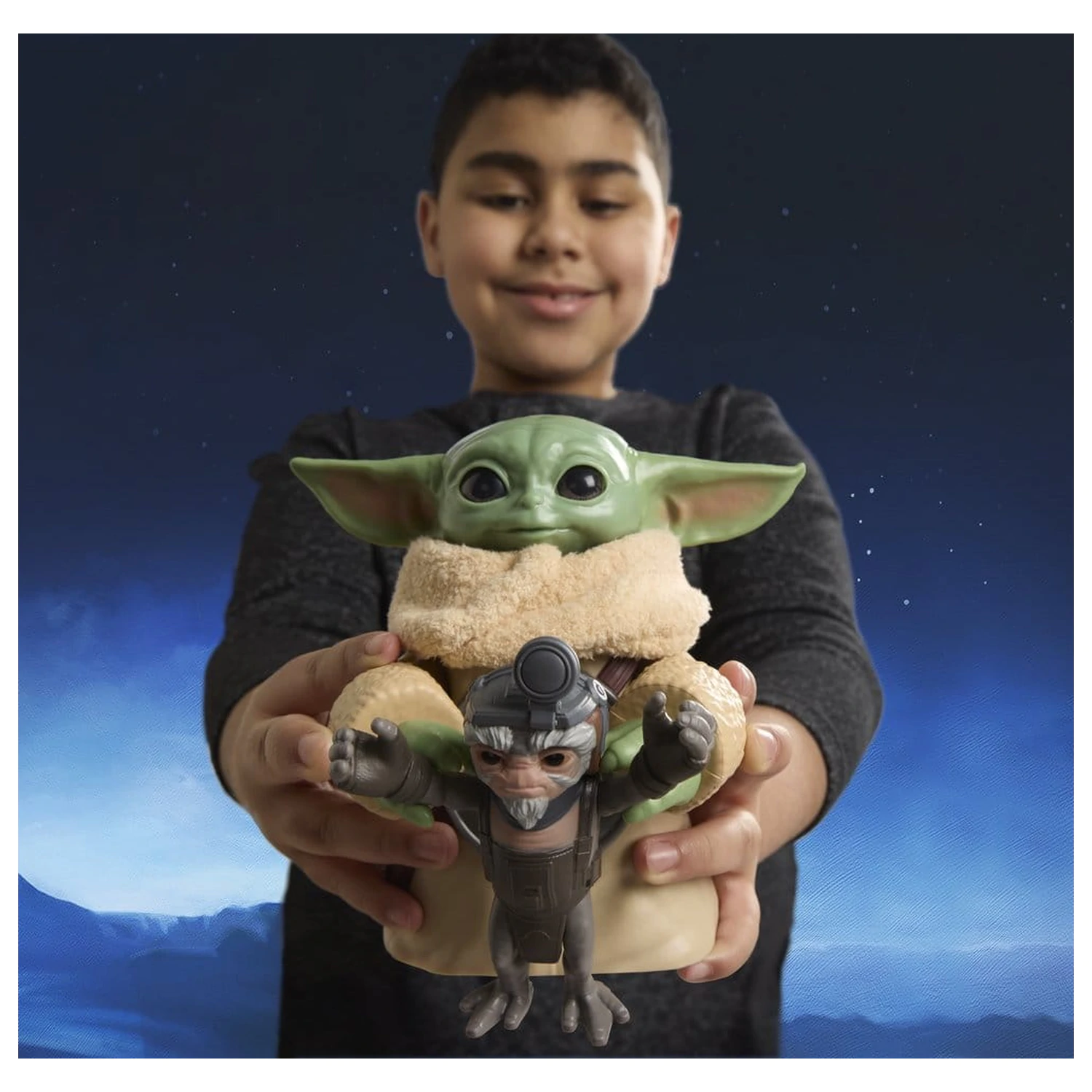 Star Wars: The Mandalorian & Grogu elektromos akciófigura Huggin' Grogu & Anzellan 17 cm termékfotó
