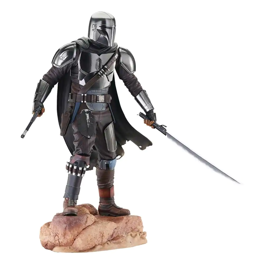 Star Wars: The Mandalorian Milestones 1/6 Din Djarin szobor figura 33 cm termékfotó