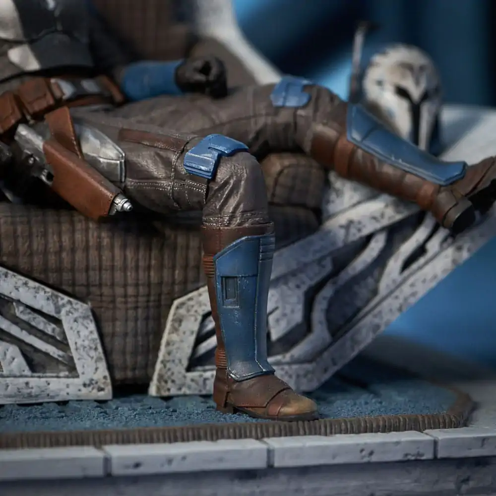 Star Wars: The Mandalorian Premier Collection 1/7 Bo-Katan Kryze on Throne szobor figura 35 cm termékfotó