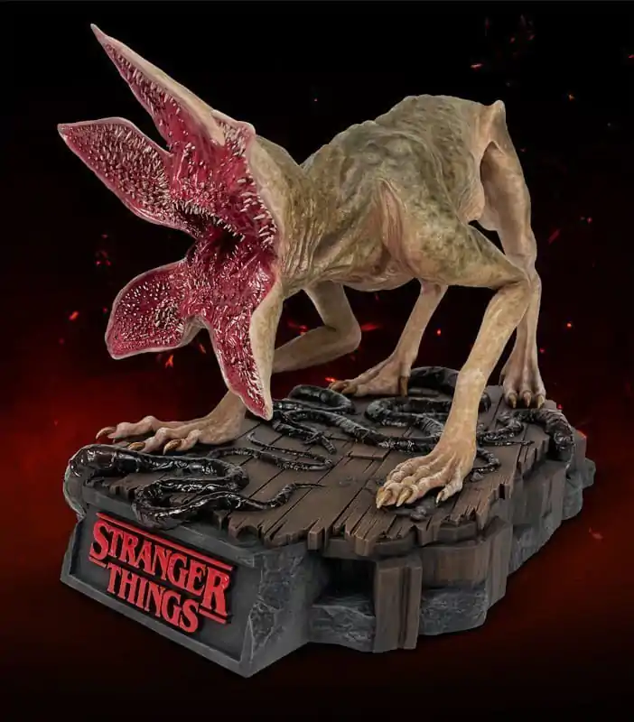 Stranger Things 1/4 Demodog szobor figura 25 cm termékfotó