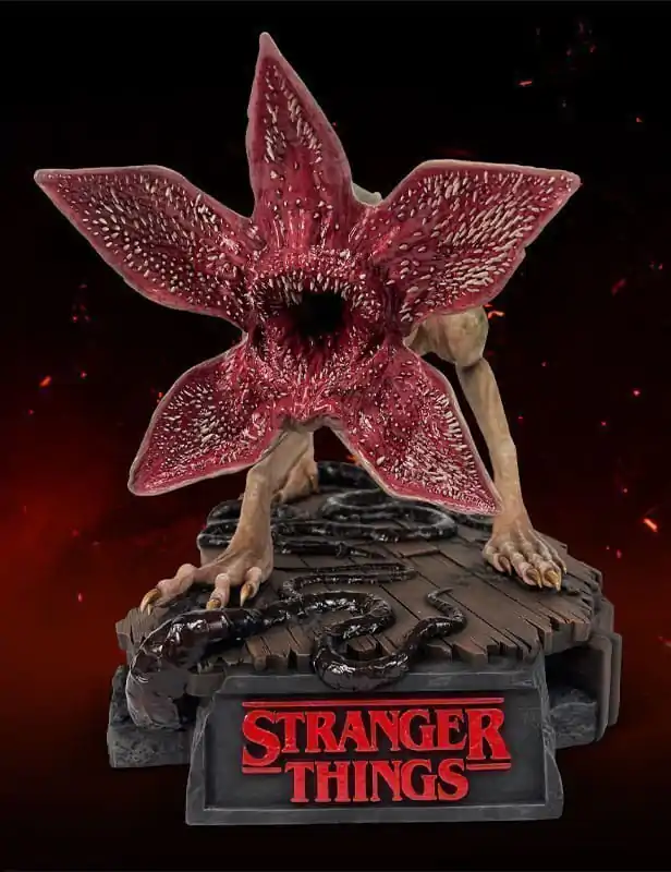Stranger Things 1/4 Demodog szobor figura 25 cm termékfotó