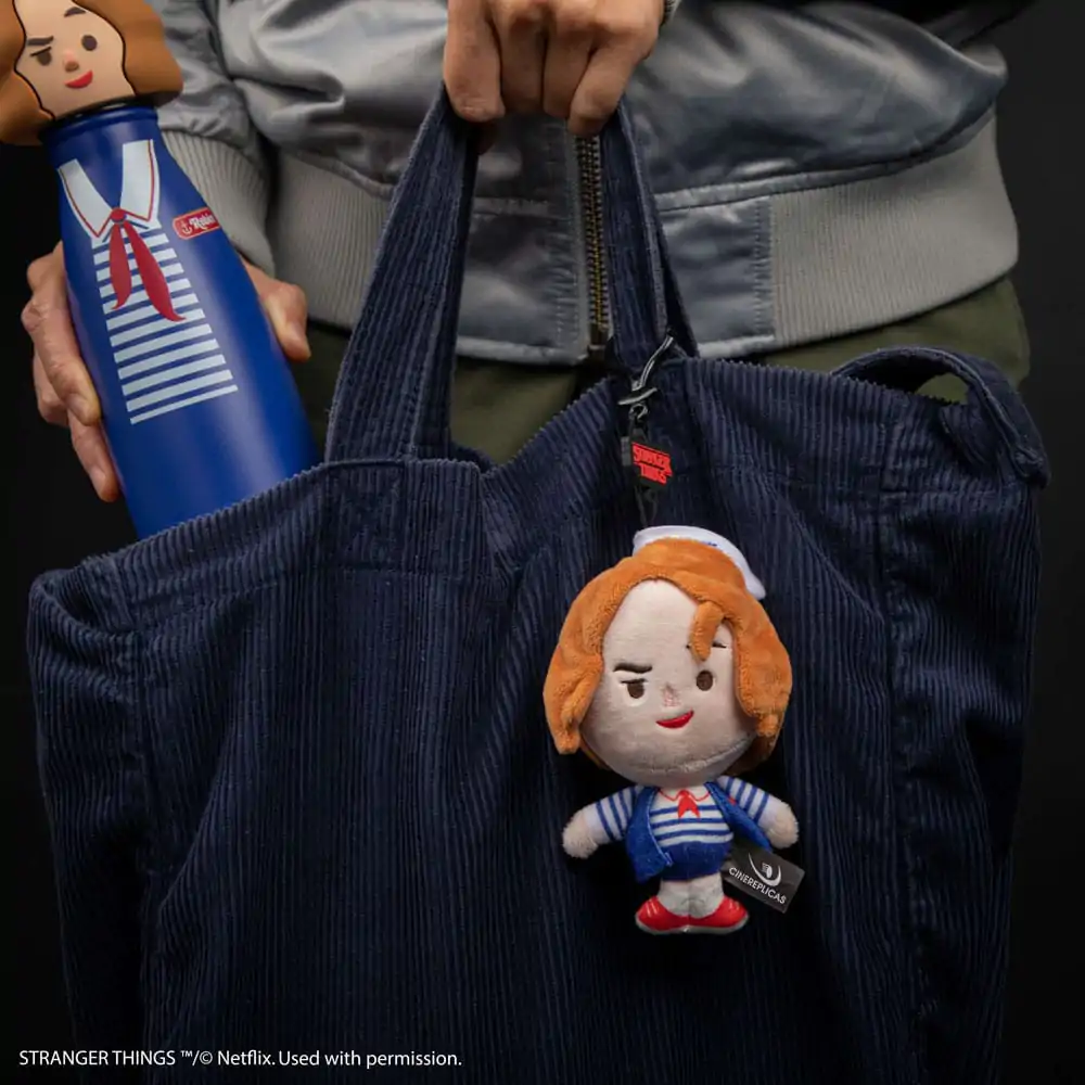Stranger Things: Robin Scoops Ahoy plüss kulcstartó termékfotó