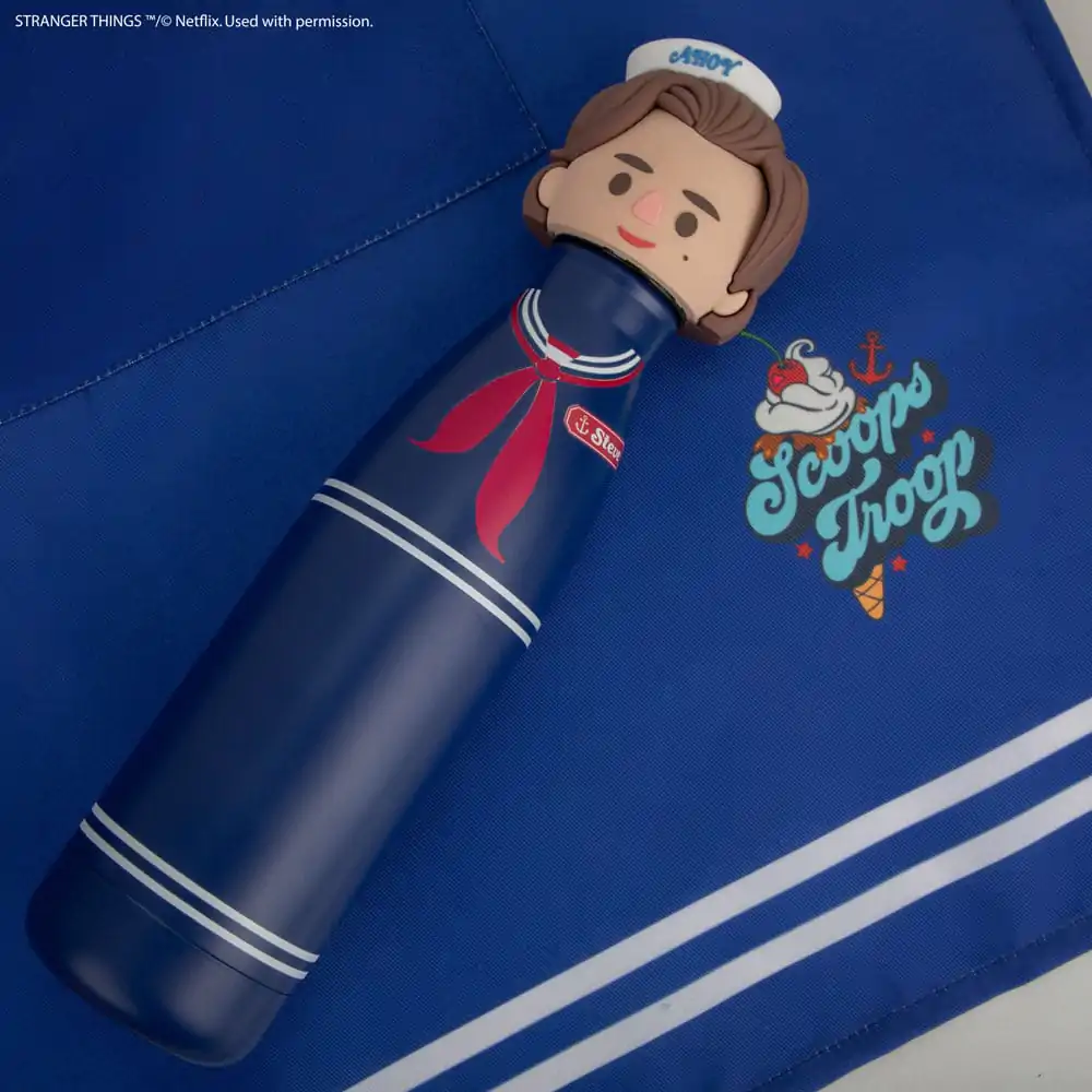 Stranger Things Scoops Ahoy Steve vizespalack kulacs 500 ml termékfotó