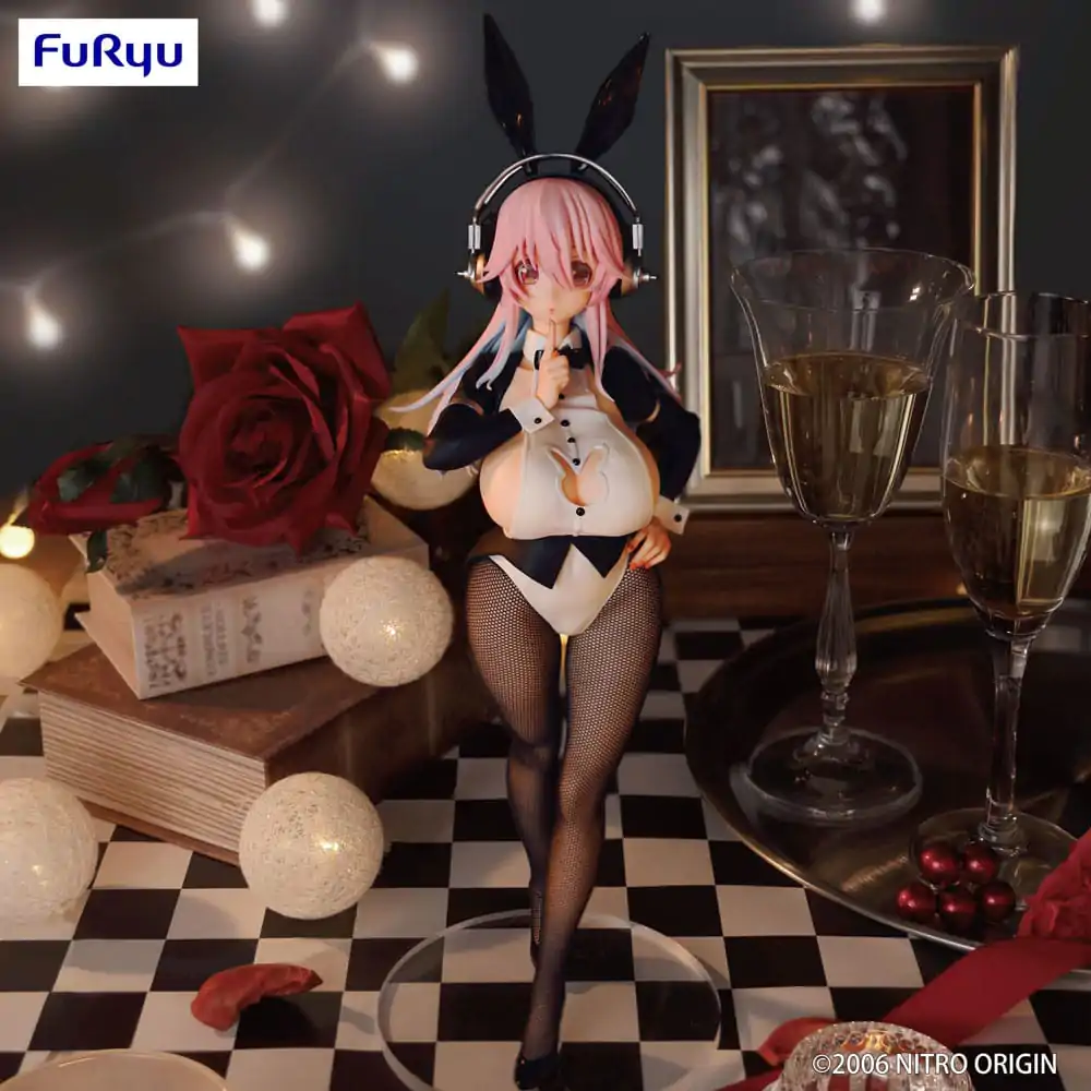 Super Sonico BiCute Bunnies PVC Statue Tailcoat Ver. 30 cm termékfotó