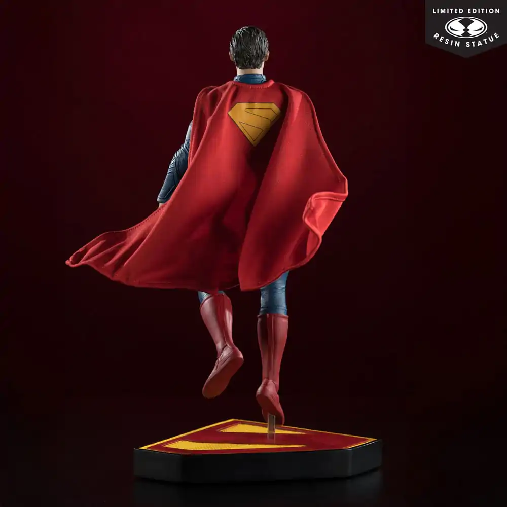 Superman (2025) DC Direct 1/6 Superman szobor figura 35 cm termékfotó