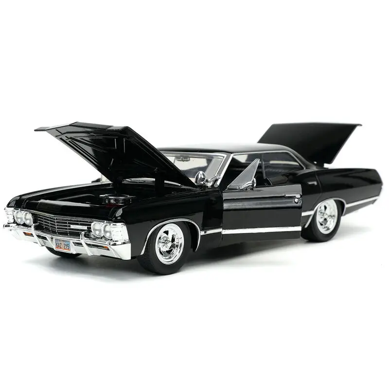 Supernatural Chevy Impala Sport Sedan car + Winchester Dean figura szett termékfotó