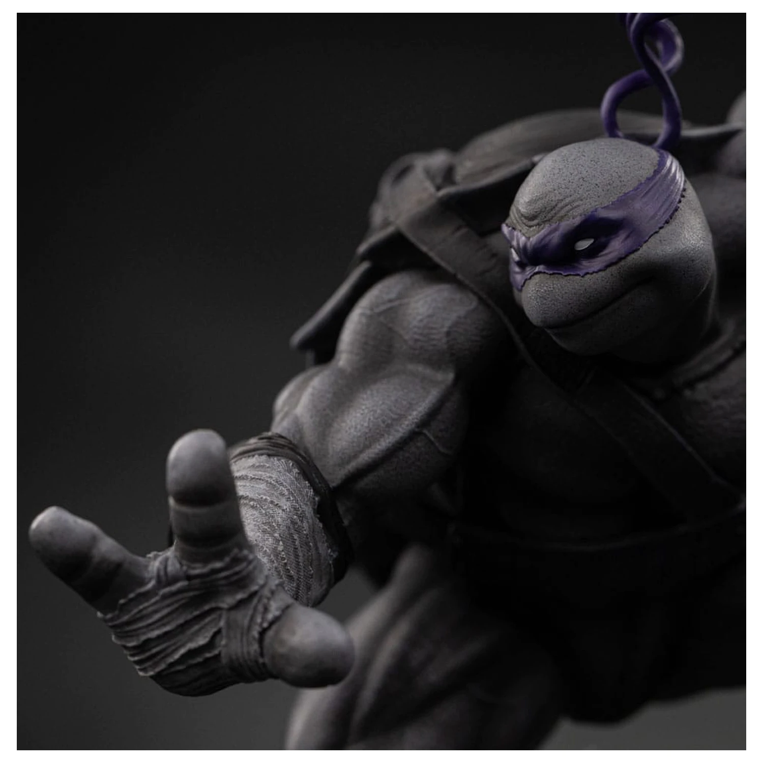 Teenage Mutant Ninja Turtles Art Scale szobor figura 1/10 Donatello Black and White Variant 26 cm termékfotó