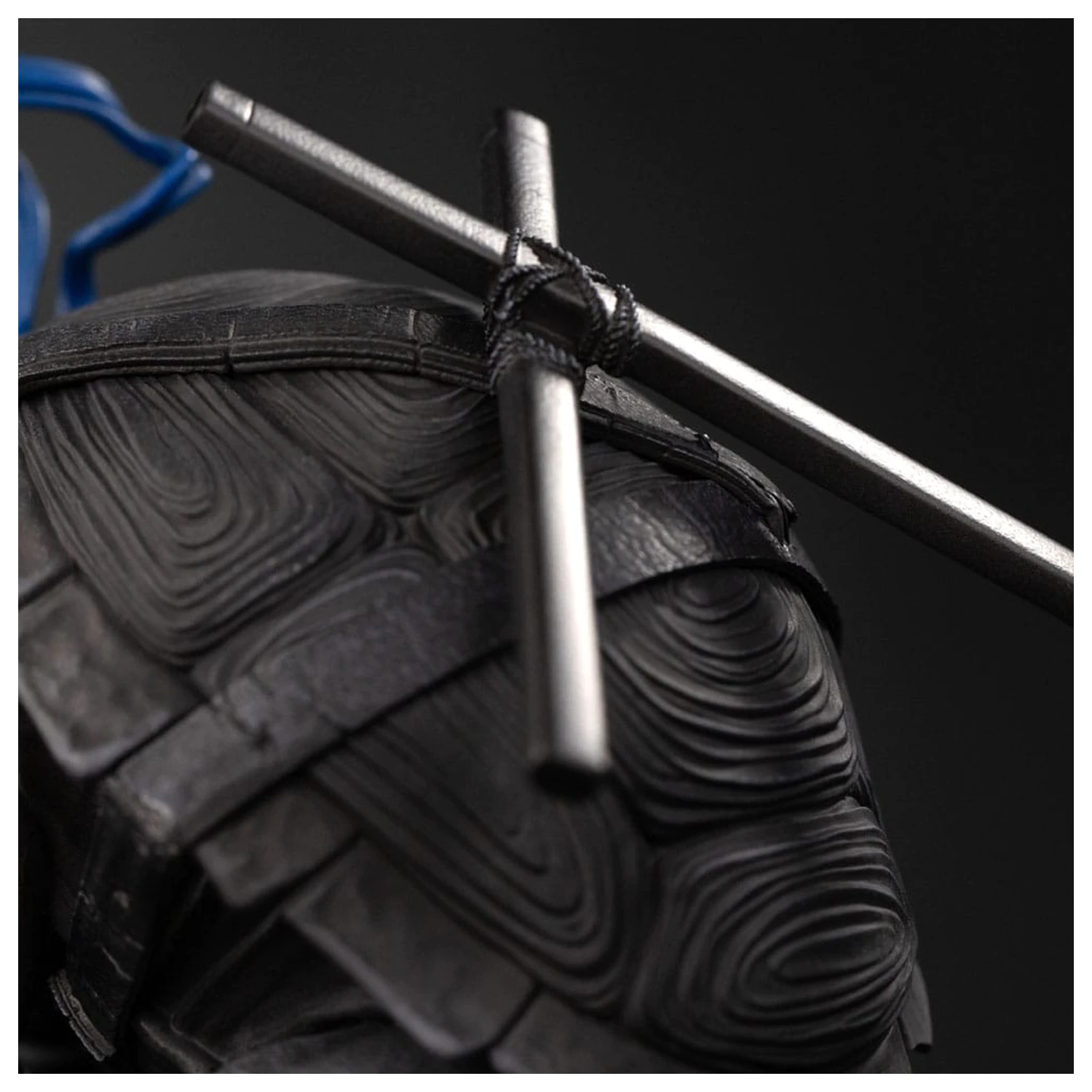 Teenage Mutant Ninja Turtles Art Scale szobor figura 1/10 Leonardo Black and White Variant 26 cm termékfotó
