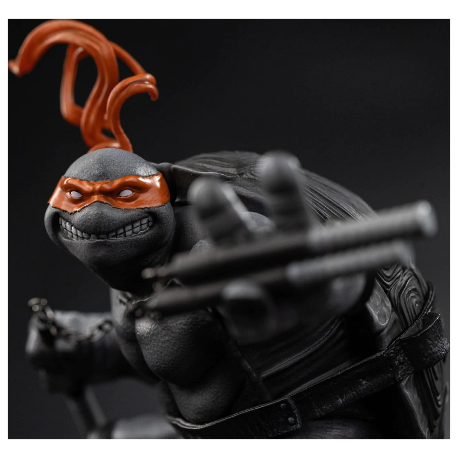Teenage Mutant Ninja Turtles Art Scale szobor figura 1/10 Michelangelo Black and White Variant 26 cm termékfotó