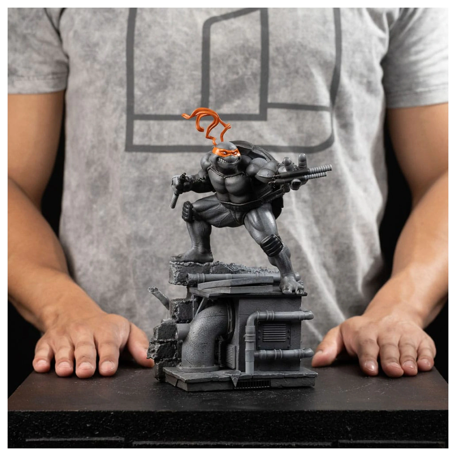 Teenage Mutant Ninja Turtles Art Scale szobor figura 1/10 Michelangelo Black and White Variant 26 cm termékfotó