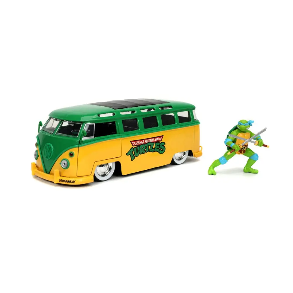 Teenage Mutant Ninja Turtles Hollywood Rides Diecast Model 1/24 1962 VW Bus és Leonardo figura termékfotó