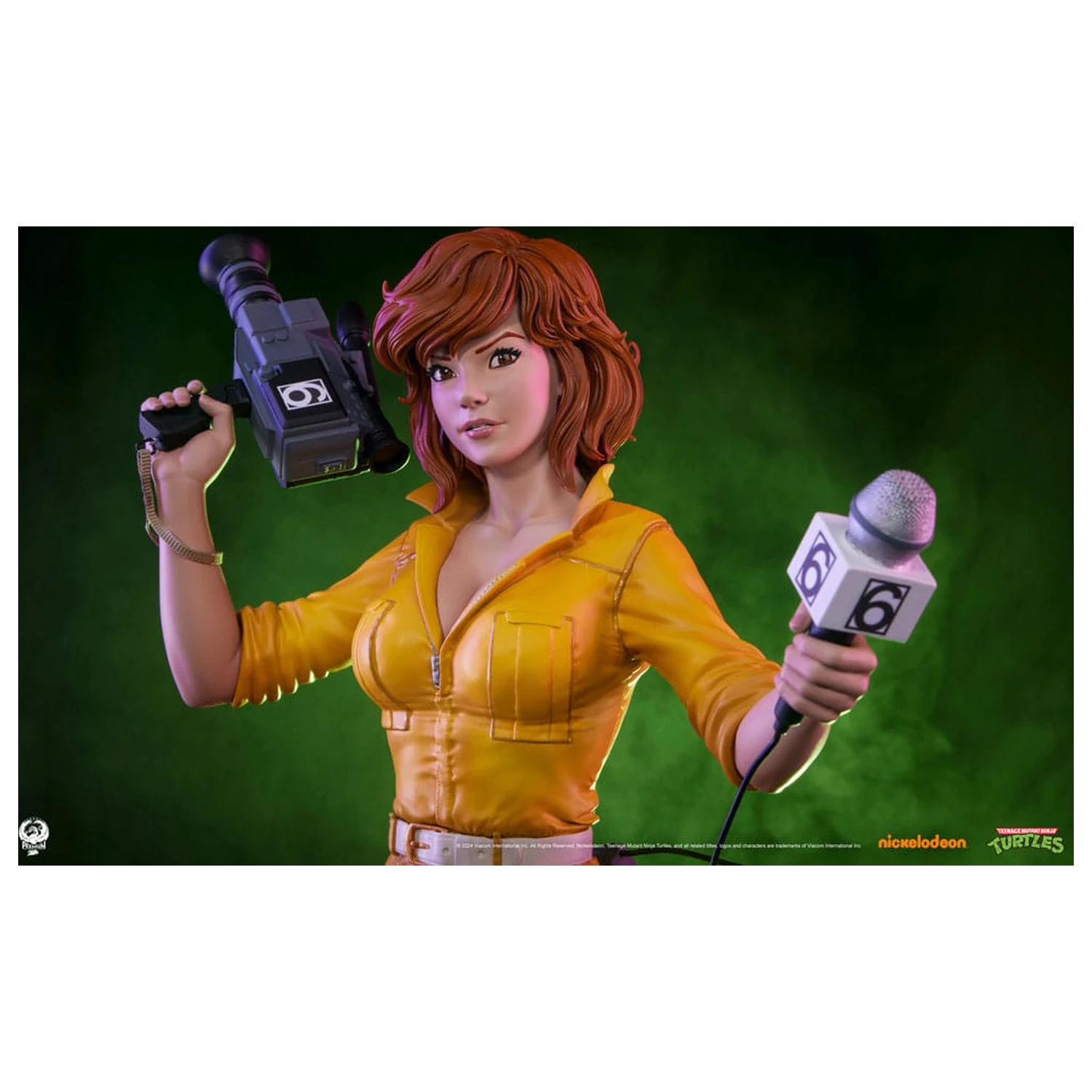 Teenage Mutant Ninja Turtles Premier Series 1/4 April O'Neil szobor figura 46 cm termékfotó