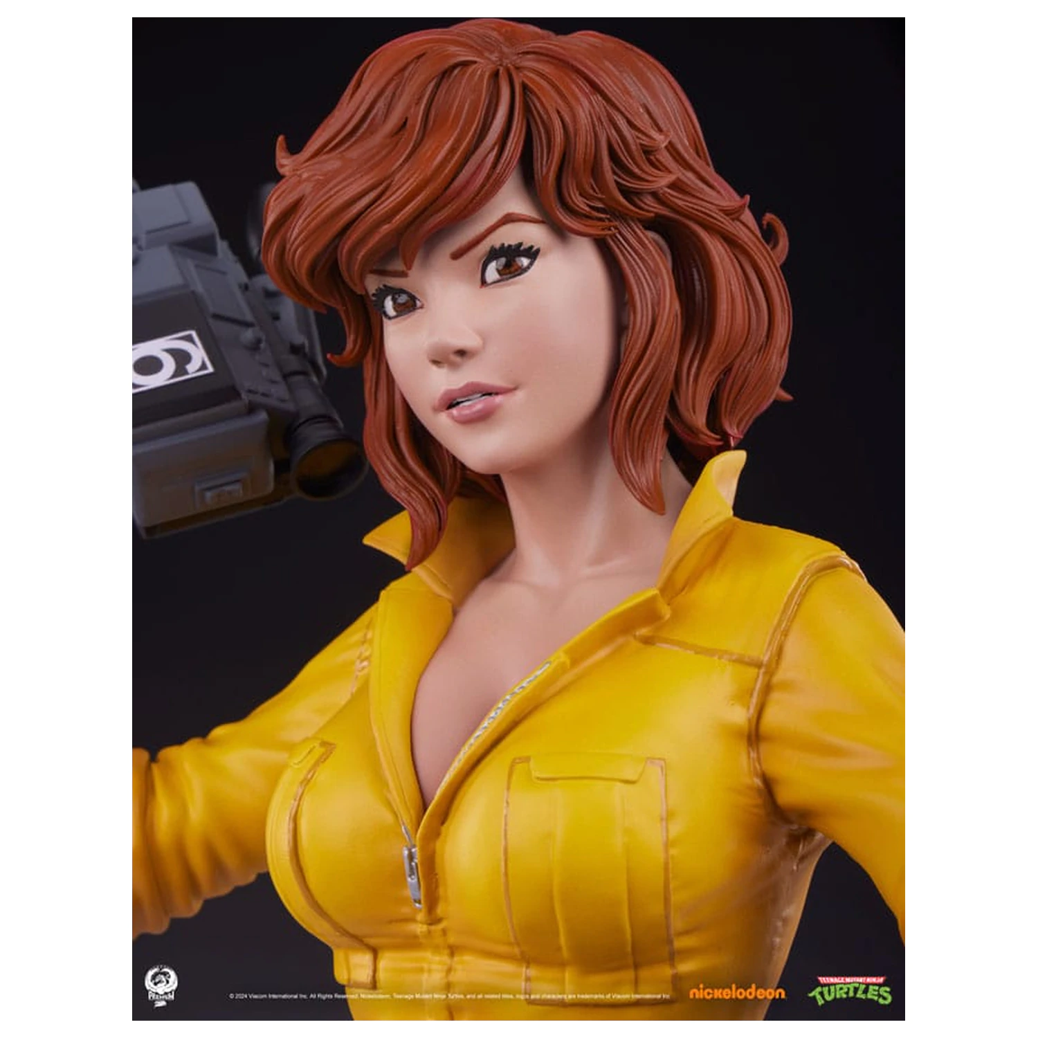 Teenage Mutant Ninja Turtles Premier Series 1/4 April O'Neil szobor figura 46 cm termékfotó