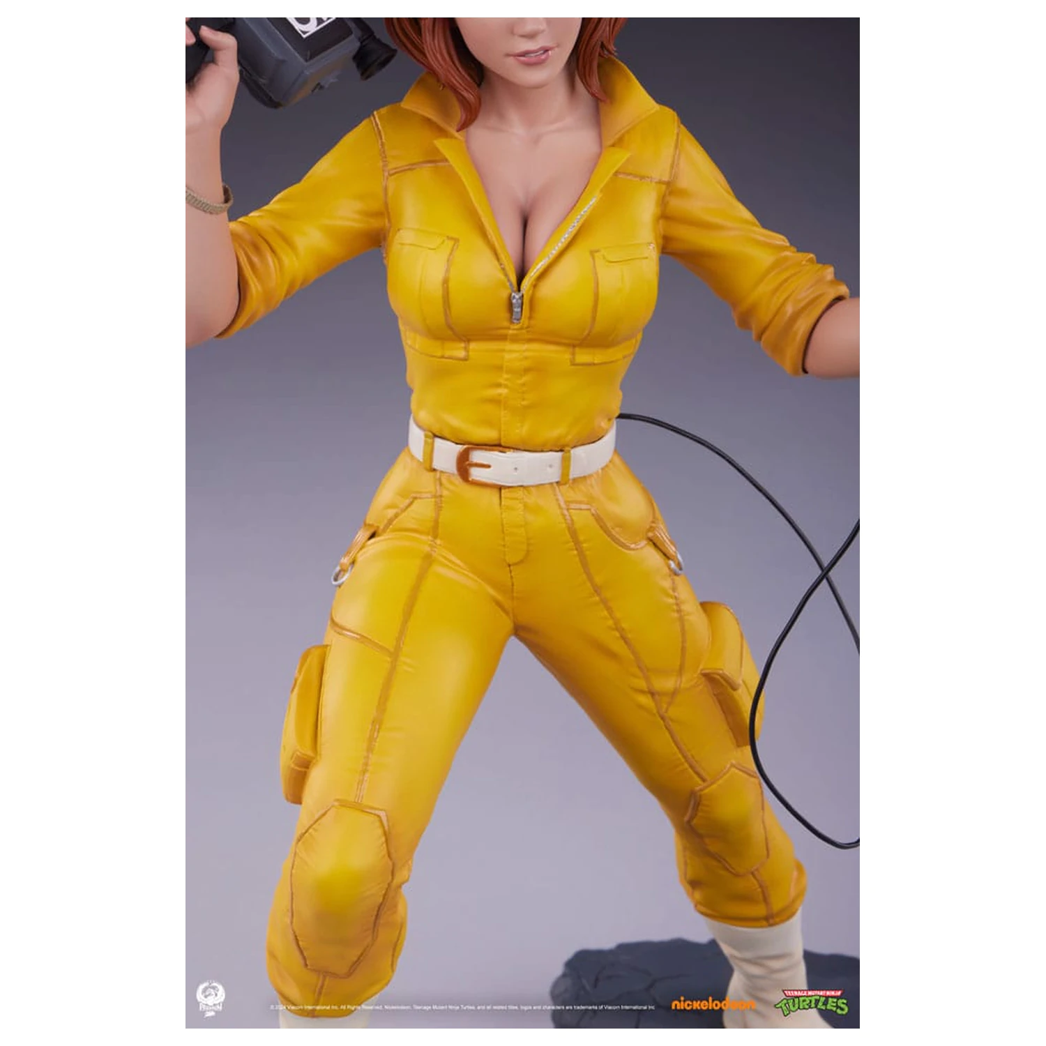 Teenage Mutant Ninja Turtles Premier Series 1/4 April O'Neil szobor figura 46 cm termékfotó