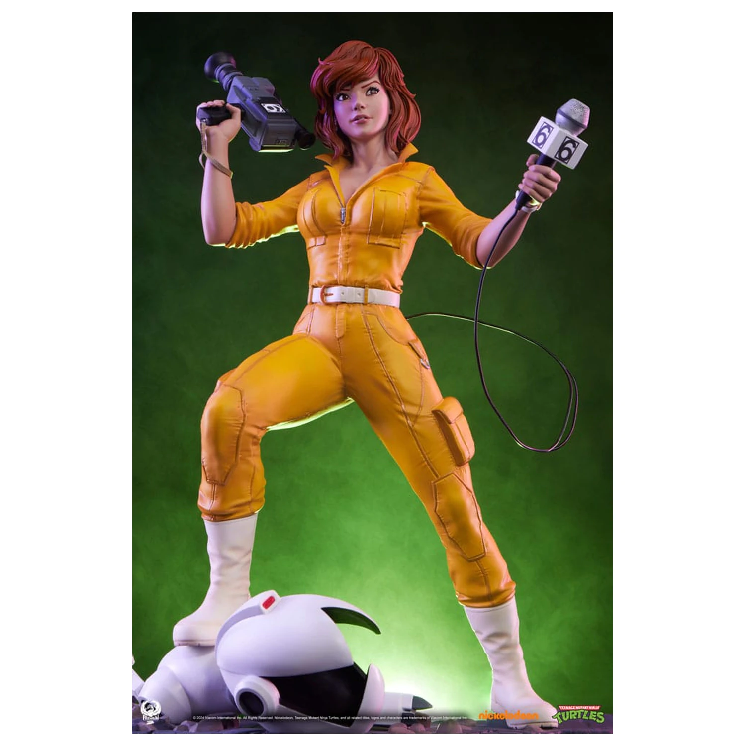 Teenage Mutant Ninja Turtles Premier Series 1/4 April O'Neil szobor figura 46 cm termékfotó