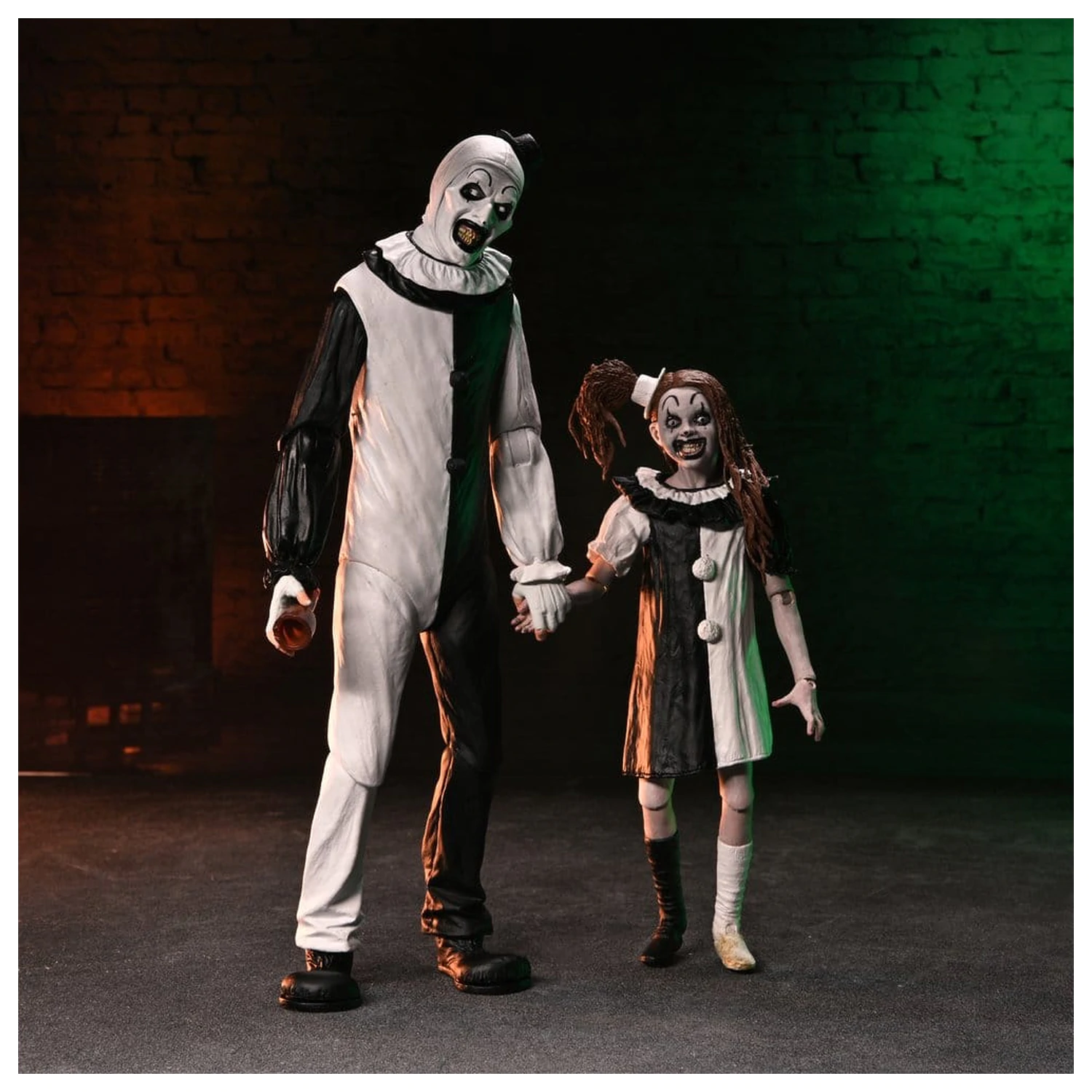 Terrifier 2 Ultimate Art the Clown & Little Pale Girl 2 db-os akciófigura csomag 18 cm termékfotó