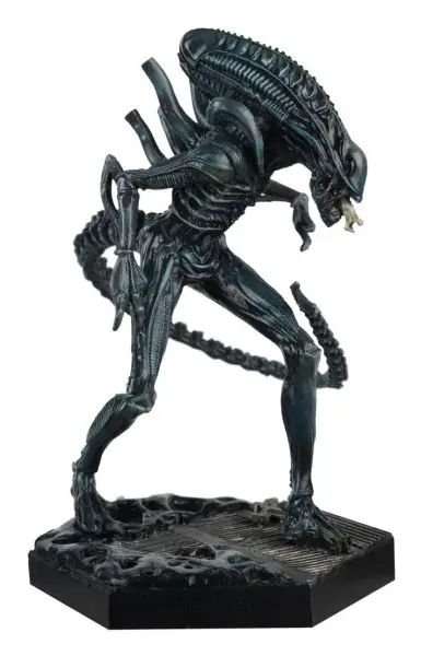 The Alien vs. Predator Collection 1/16 Xenomorph Warrior szobor figura 14 cm termékfotó