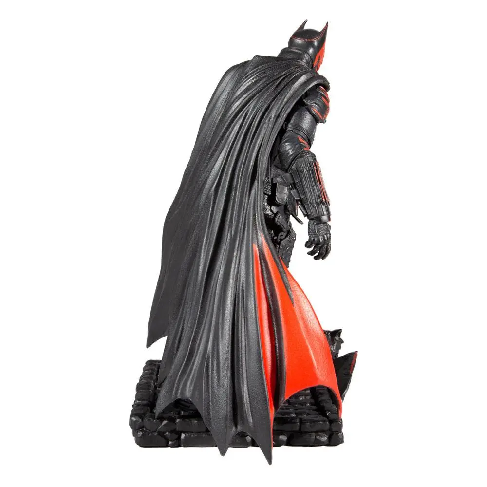 The Batman Movie Posed The Batman (Gold Label) PVC szobor figura 30 cm termékfotó