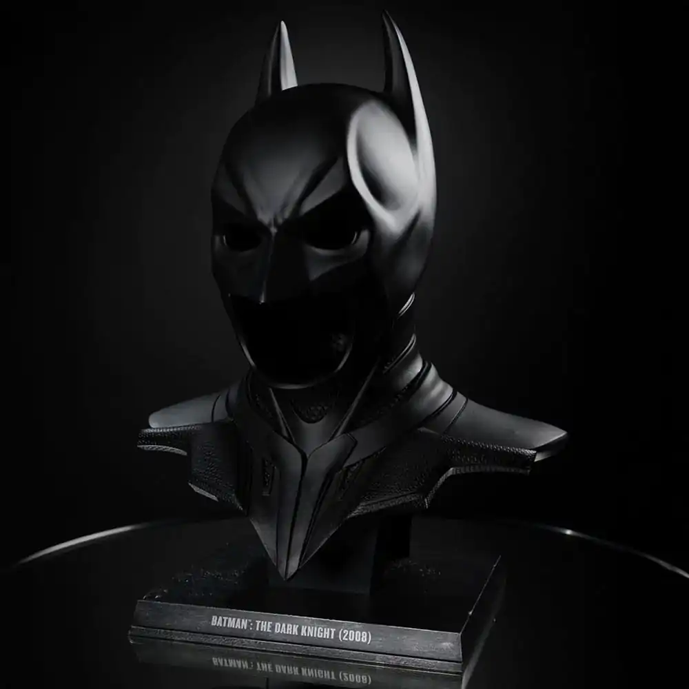 The Dark Knight DC Direct 1/1 Batman Cowl replika 54 cm termékfotó