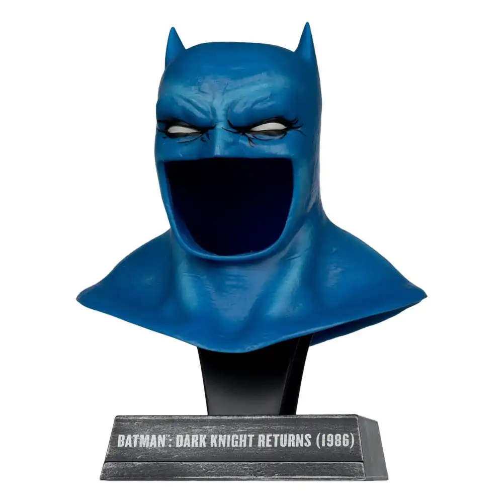 The Dark Knight Returns DC Direct 1/3 Batman Cowl Mini replika 19 cm termékfotó