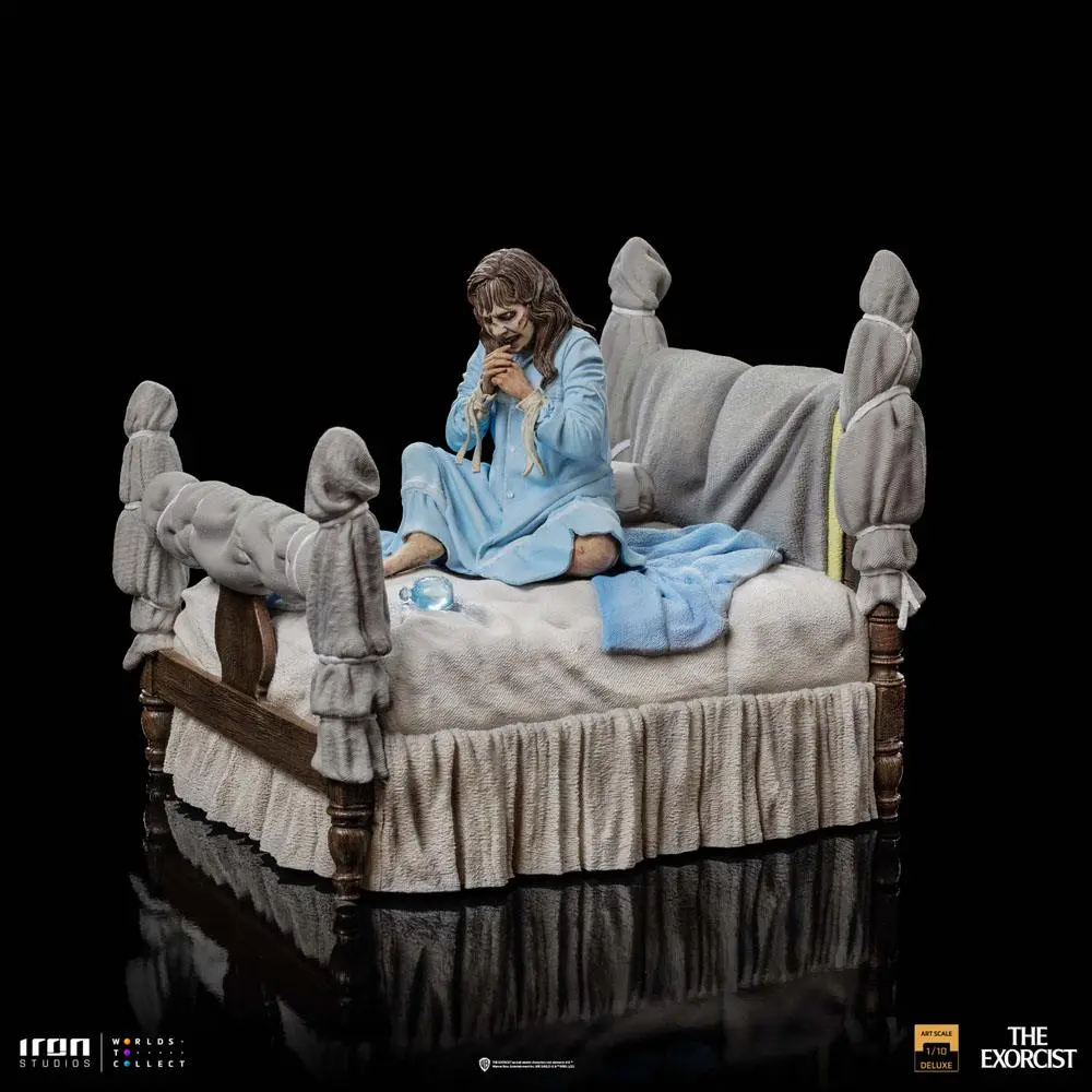 The Exorcist Deluxe Art Scale 1/10 Possessed Regan McNeil szobor figura 14 cm termékfotó
