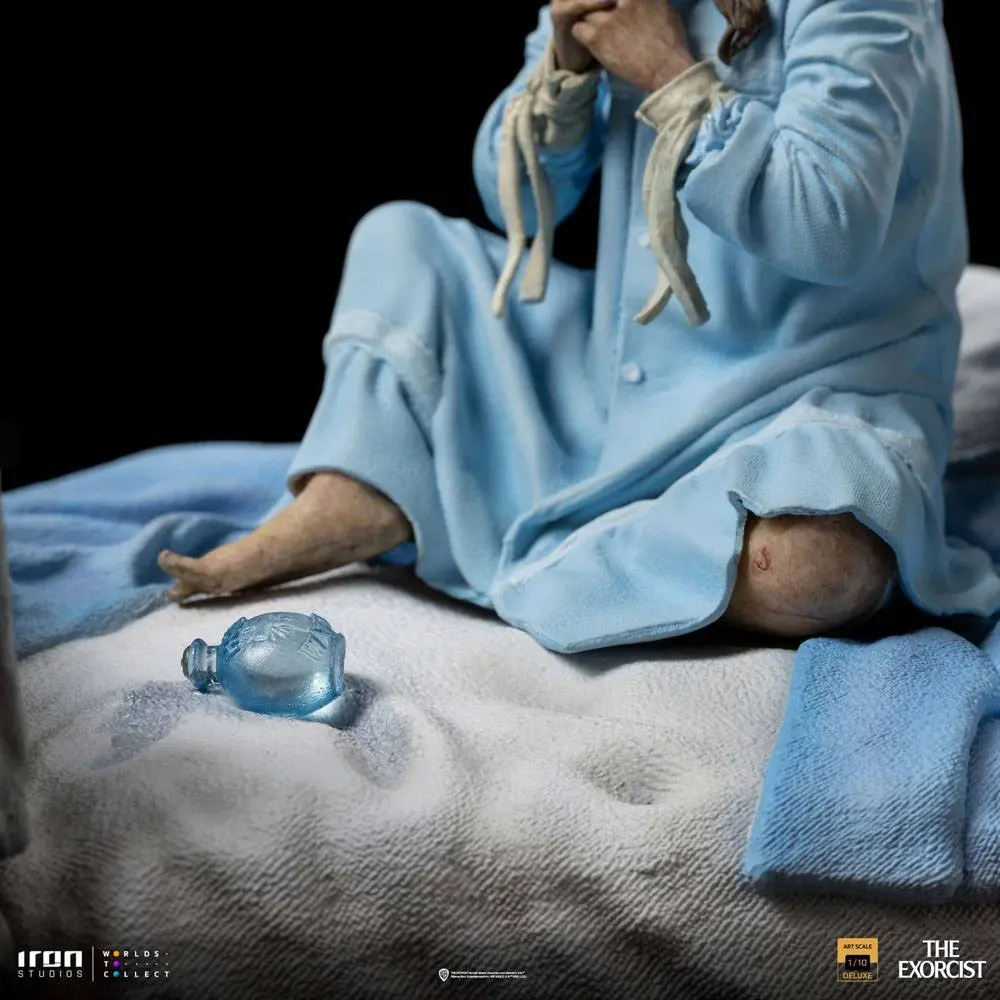 The Exorcist Deluxe Art Scale 1/10 Possessed Regan McNeil szobor figura 14 cm termékfotó