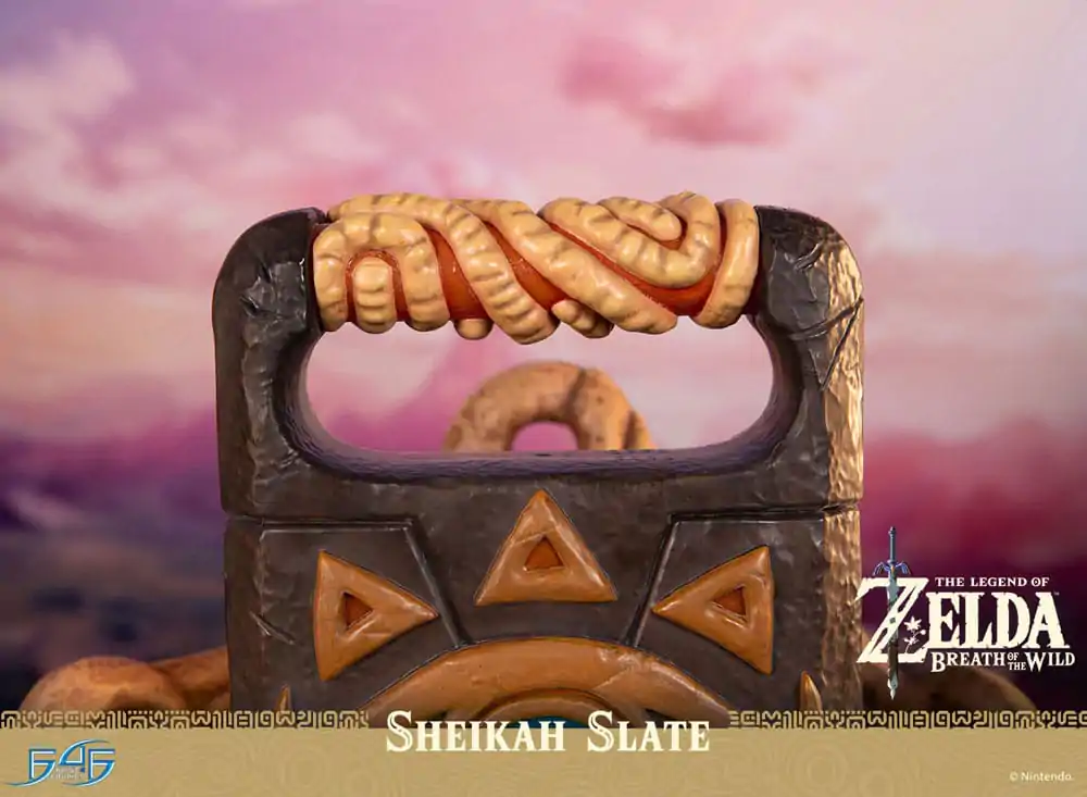 The Legend of Zelda: Breath of the Wild Life-Size Statue 1/1 Sheikah Slate életnagyságú szobor 24 cm termékfotó