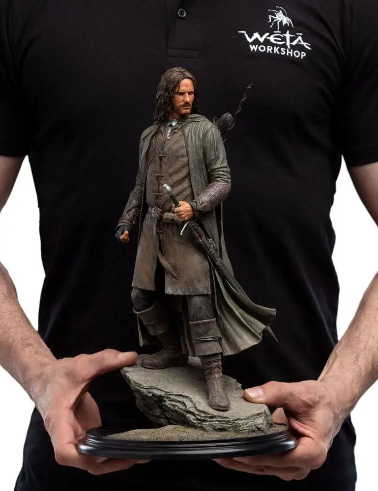 The Lord of the Rings 1/6 Aragorn, Hunter of the Plains (Classic Series) szobor figura 32 cm termékfotó