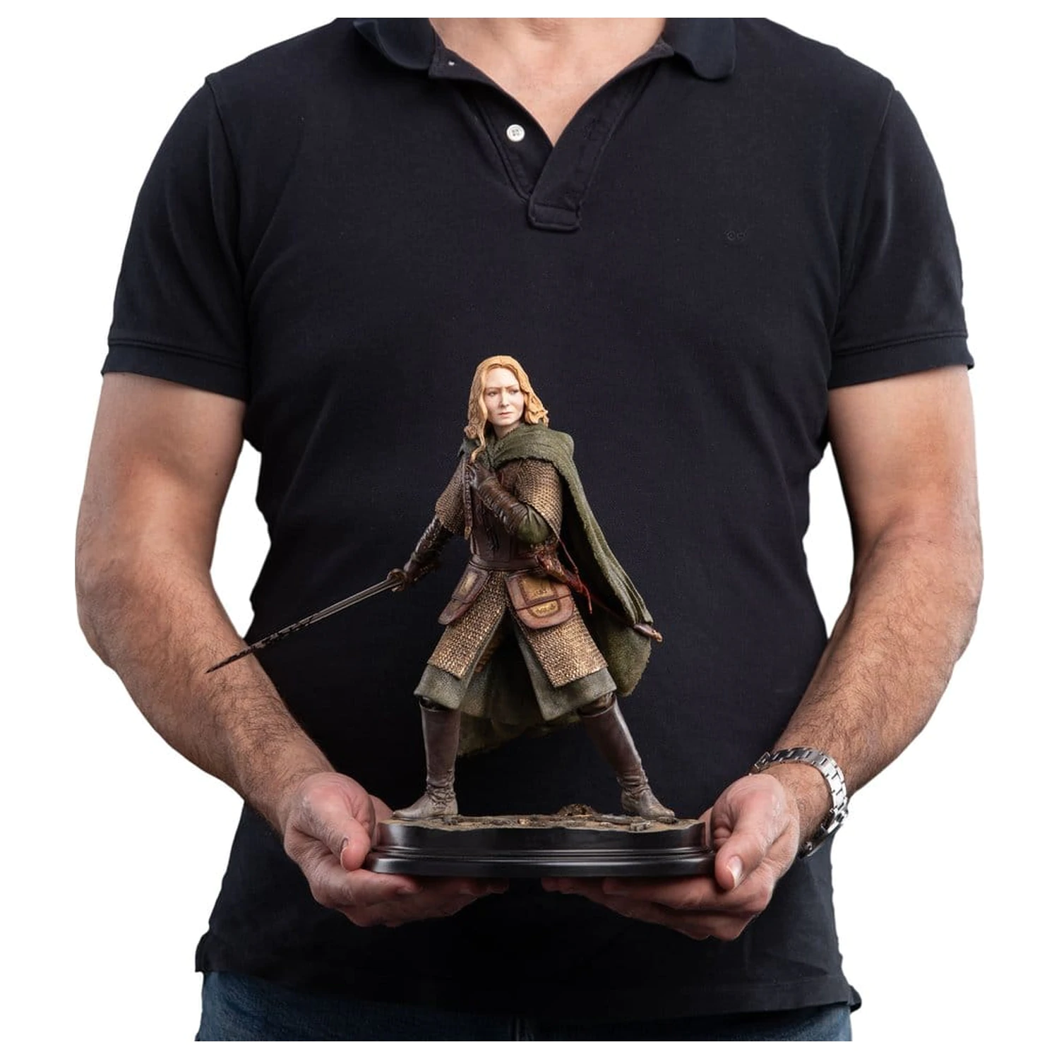 The Lord of the Rings 1/6 Eowyn, Shieldmaiden of Rohan szobor figura 29 cm termékfotó