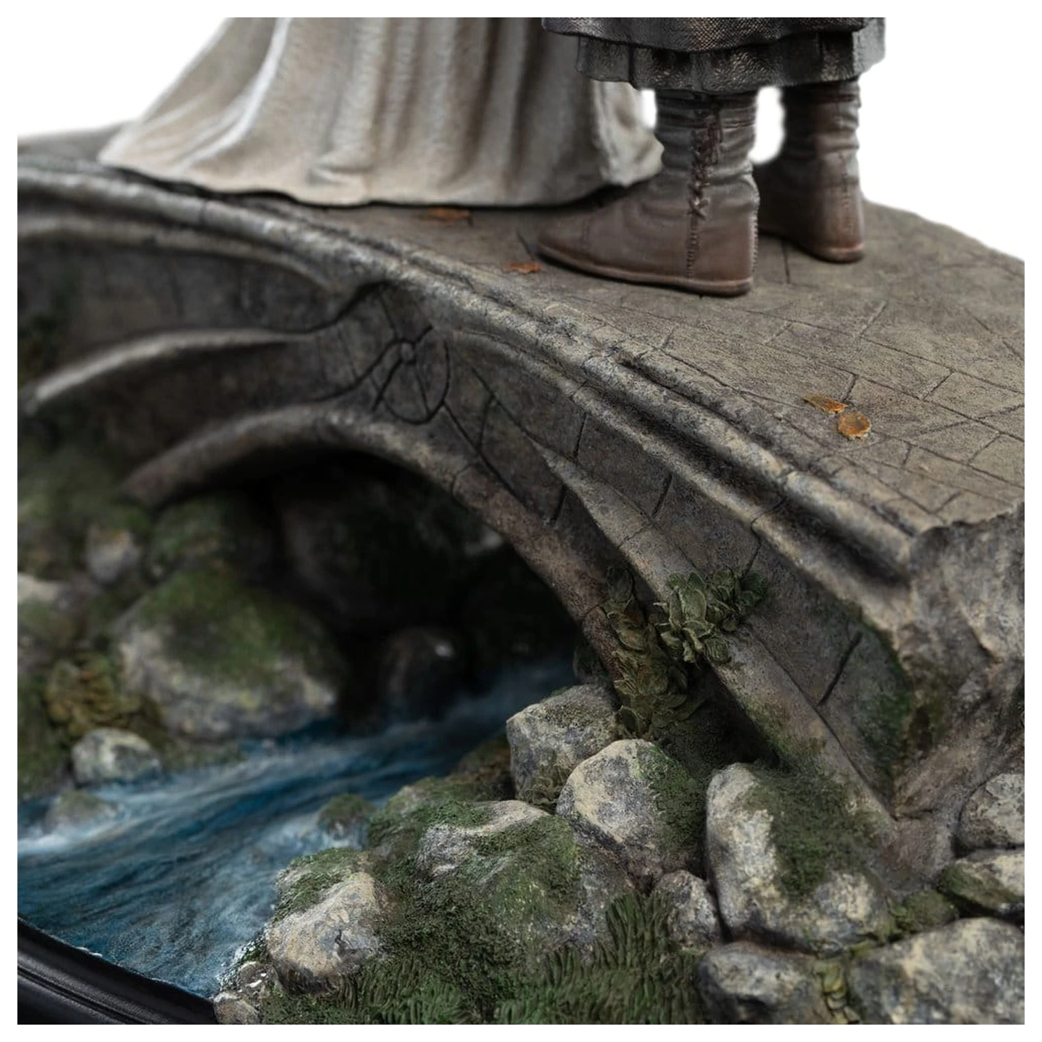 The Lord of the Rings Aragorn & Arwen Mini szobor figura 24 cm termékfotó