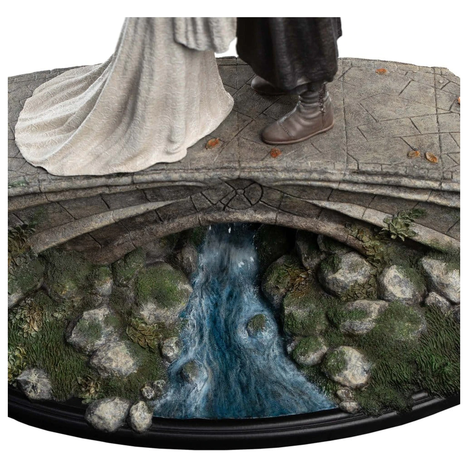 The Lord of the Rings Aragorn & Arwen Mini szobor figura 24 cm termékfotó
