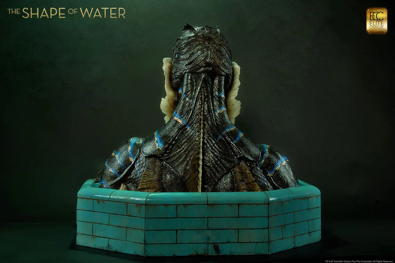 The Shape of Water Life-Size Amphibian Man mellszobor figura 71 cm termékfotó