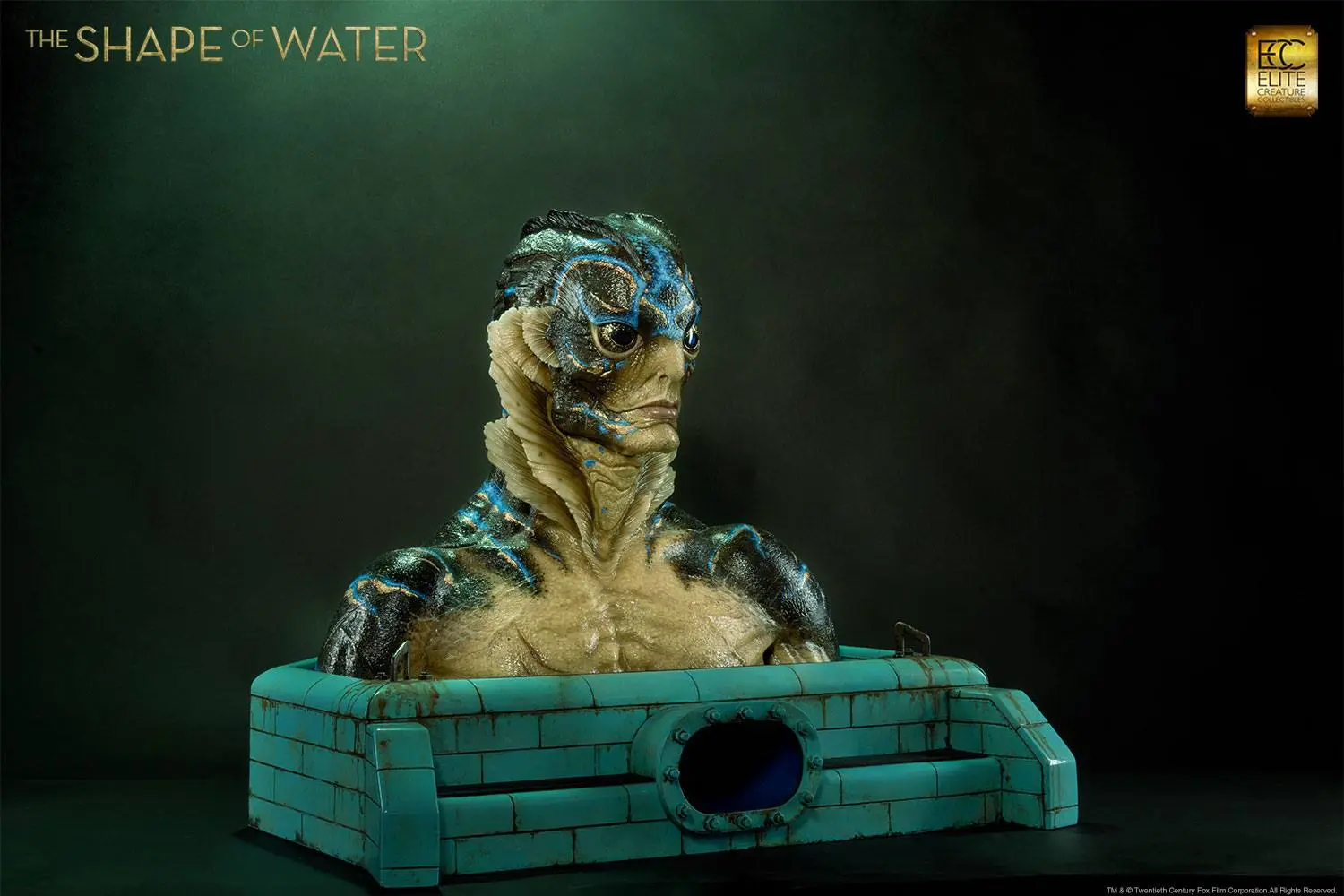 The Shape of Water Life-Size Amphibian Man mellszobor figura 71 cm termékfotó