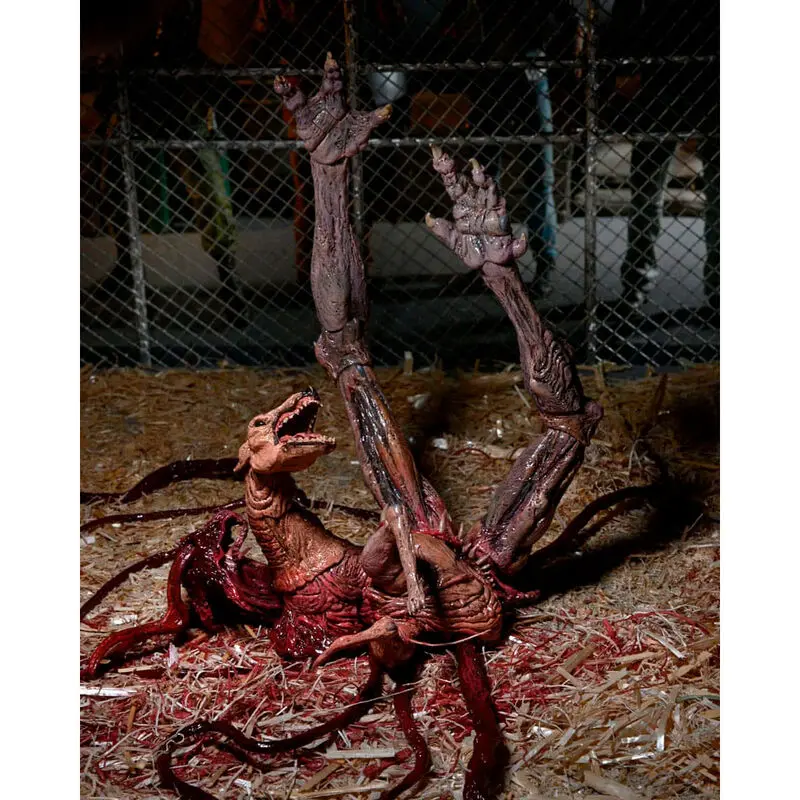The Thing Ultimate Deluxe Thing Dog Creature figura 18cm termékfotó