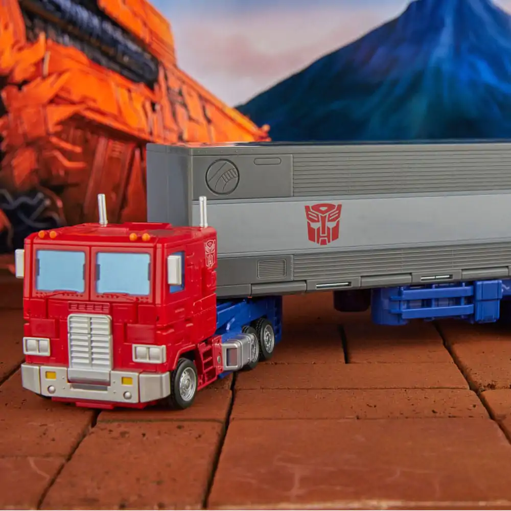 The Transformers: The Movie Generations Studio Series Commander Class Optimus Prime akciófigura 18 cm termékfotó
