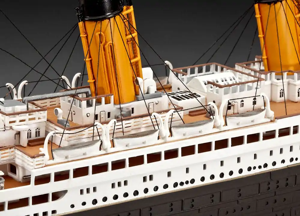 Titanic 1/400 R.M.S. Titanic 100th Anniversary Edition modell készlet 67 cm termékfotó