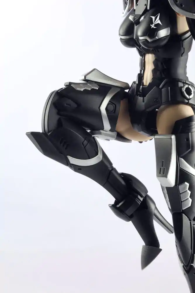 Titanomachia 1/12 Strato Hound Műanyag modell készlet 16 cm termékfotó