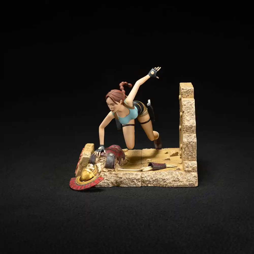 Tomb Raider 1996 Lara Croft Classic Era PVC szobor figura 17 cm termékfotó