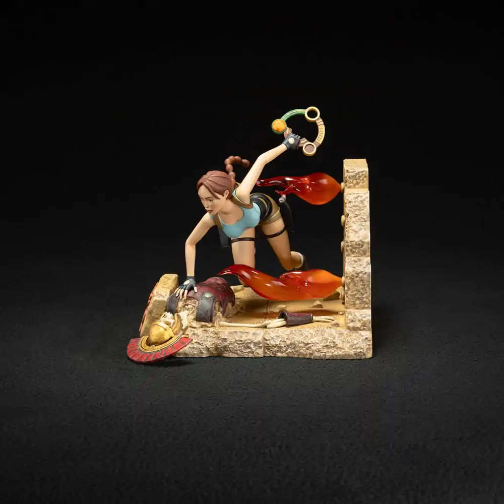 Tomb Raider 1996 Lara Croft Classic Era PVC szobor figura 17 cm termékfotó